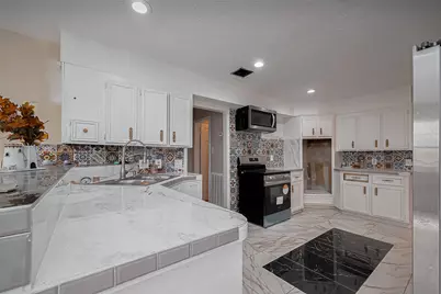 811 Loire Lane, Houston, TX 77090 - Photo 9