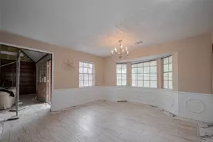 811 Loire Ln, Houston, TX 77090 - Photo 5