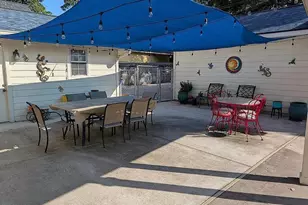 410 Brook Hollow Dr, Conroe, TX 77385 - Photo 13