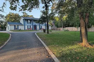 410 Brook Hollow Dr, Conroe, TX 77385 - Photo 3