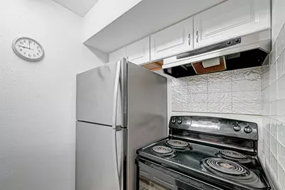 2201 Fountain View Drive #2, Houston, TX 77057 - Photo 15