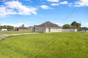 7912 South Dr, Beaumont, TX 77705 - Photo 37