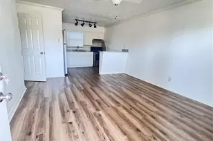 911 Byrne St, Houston, TX 77009 - Photo 3