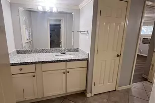 911 Byrne St, Houston, TX 77009 - Photo 7