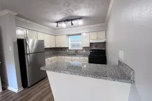 911 Byrne St, Houston, TX 77009 - Photo 1