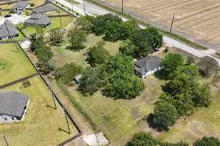3422 Cottonwood School Rd, Rosenberg, TX 77471 - Photo 9