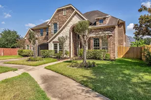 5626 Valley Country Ln, Sugar Land, TX 77479 - Photo 3