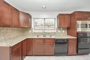 1722 Newmark Dr, Houston, TX 77014 - Photo 5