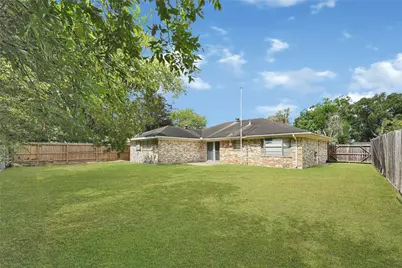 1501 Greenwood Dr, Baytown, TX 77521 - Photo 21
