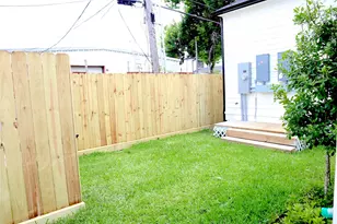1836 Cortlandt St, Houston, TX 77008 - Photo 15
