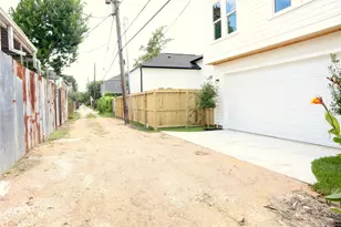 1836 Cortlandt St, Houston, TX 77008 - Photo 17