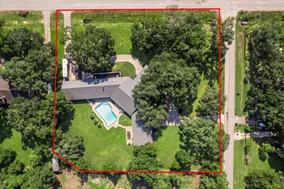 1717 S Columbia Drive, West Columbia, TX 77486 - Photo 1