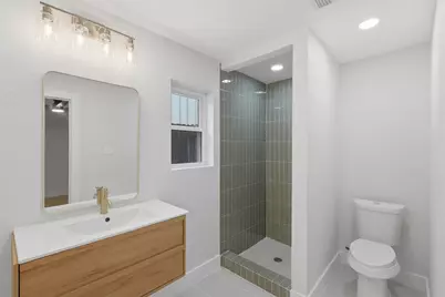 8114 Pella Drive, Houston, TX 77036 - Photo 19