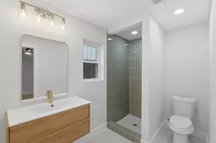 8114 Pella Dr, Houston, TX 77036 - Photo 19