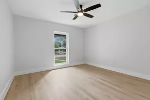 8114 Pella Dr, Houston, TX 77036 - Photo 13