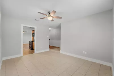 2107 Yorktown Court S, League City, TX 77573 - Photo 5
