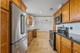 2107 Yorktown Ct S, League City, TX 77573 - Photo 7
