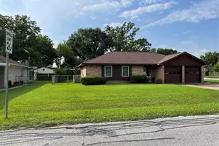 1733 Brumbelow St, Rosenberg, TX 77471 - Photo 1