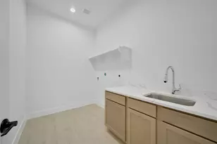 316 Louvenia Ct, Pinehurst, TX 77362 - Photo 37