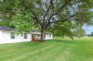 2103 Holly St, East Bernard, TX 77435 - Photo 39