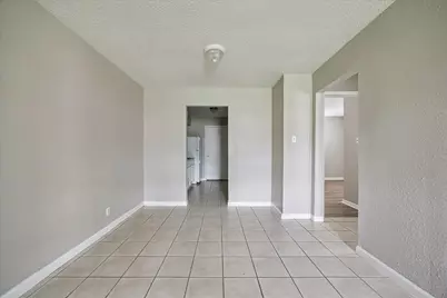5107 Clover Street, Houston, TX 77033 - Photo 3