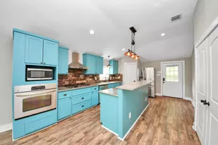 1322 E 36th St, Houston, TX 77022 - Photo 21