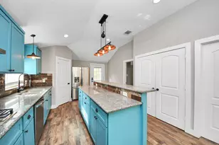 1322 E 36th St, Houston, TX 77022 - Photo 23