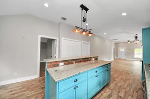 1322 E 36th St, Houston, TX 77022 - Photo 25