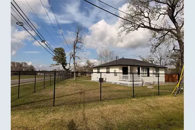 5607 Collins Road, Houston, TX 77016 - Photo 1