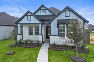 11914 North Pavilion Dr, Mont Belvieu, TX 77523 - Photo 3