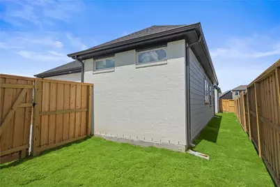 11914 North Pavilion Drive, Mont Belvieu, TX 77523 - Photo 31