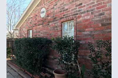 5004 Lingonberry Street, Houston, TX 77033 - Photo 9