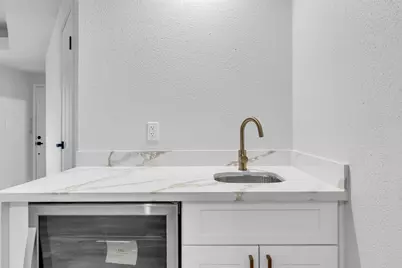 4900 Floyd Street #10, Houston, TX 77007 - Photo 11