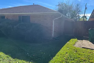 305 Leonard St, Angleton, TX 77515 - Photo 11