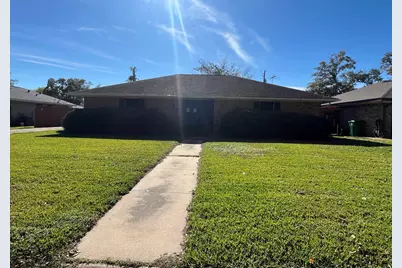 305 Leonard Street, Angleton, TX 77515 - Photo 1