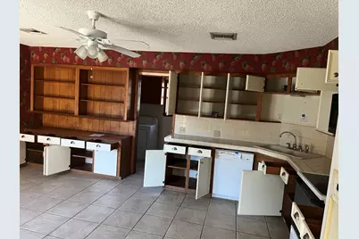 305 Leonard Street, Angleton, TX 77515 - Photo 3