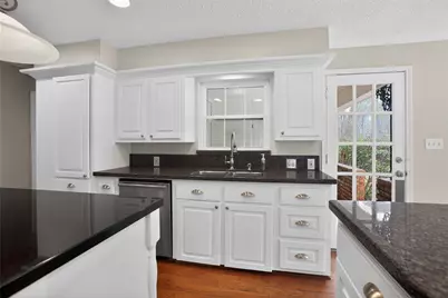 112 Kirkwood Lane, Conroe, TX 77304 - Photo 17