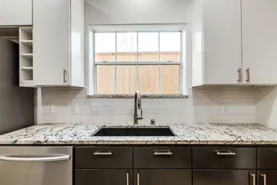 1318 Peden Street #D, Houston, TX 77006 - Photo 15