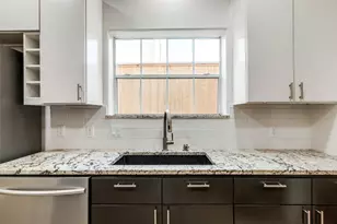 1318 Peden St, Houston, TX 77006 - Photo 15