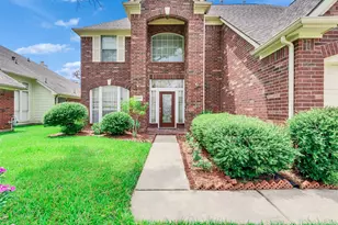 13315 Georgetown Dr, Sugar Land, TX 77478 - Photo 5