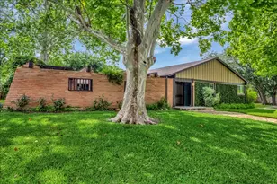 2631 Baycrest Dr, Nassau Bay, TX 77058 - Photo 45