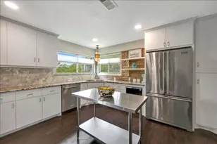 2631 Baycrest Dr, Nassau Bay, TX 77058 - Photo 11