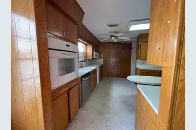 605 S Main Street #25, Highlands, TX 77562 - Photo 5