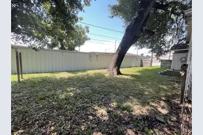 605 S Main Street #25, Highlands, TX 77562 - Photo 17