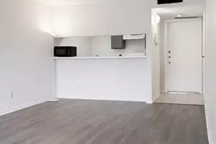 3035 Walnut Bend Ln, Houston, TX 77042 - Photo 5