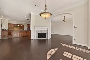 12625 Memorial Dr, Houston, TX 77024 - Photo 7