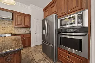 12625 Memorial Dr, Houston, TX 77024 - Photo 11