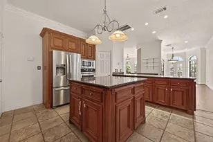 12625 Memorial Dr, Houston, TX 77024 - Photo 15