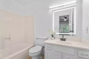 11002 Hammerly Blvd, Houston, TX 77043 - Photo 17
