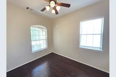 114 N Heritage Mill Circle, Tomball, TX 77375 - Photo 5